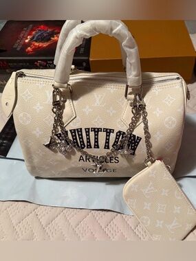 Cream Speedy P9 Bandoulière with Charm Accents